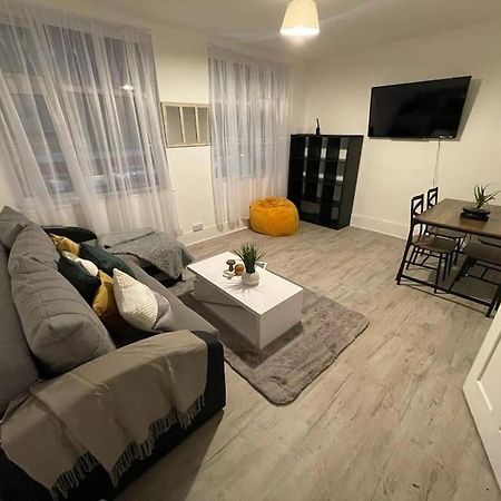 Spacious 2 Bedroom On Tower Bridge Лондон Екстериор снимка
