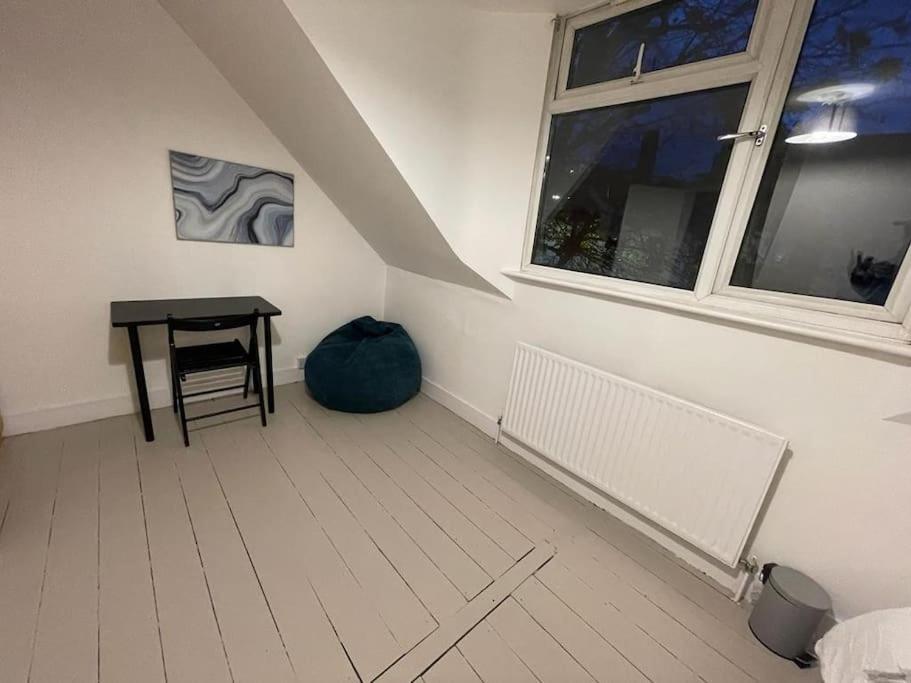 Spacious 2 Bedroom On Tower Bridge Лондон Екстериор снимка
